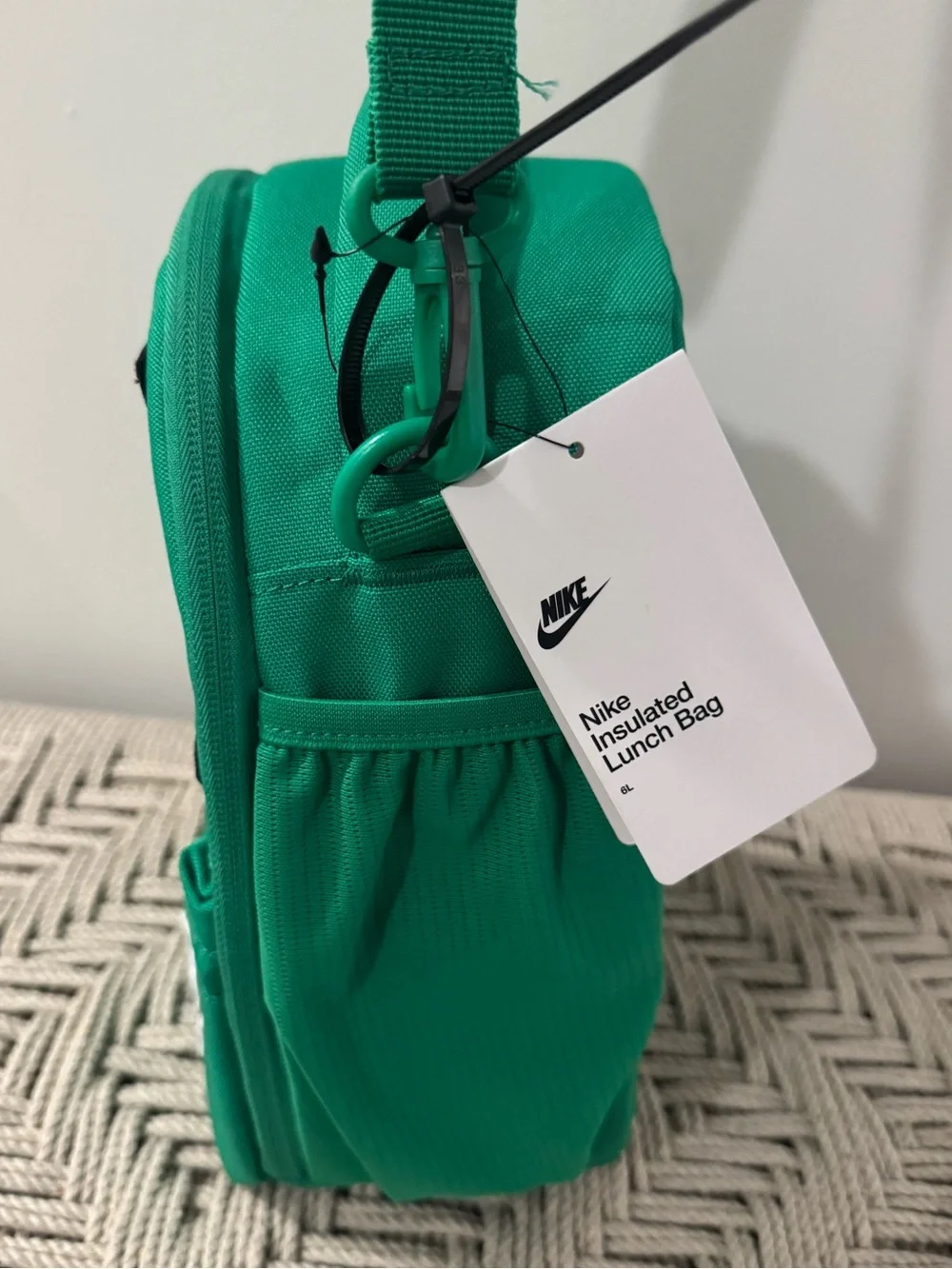 Nike Insulated Lunch Bag Green with Patch Accents - NWT